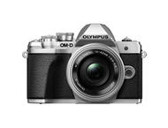 Mirrorless Olympus OM-D E-M10 Mark III с ED 14-42mm EZ и ED 40-150mm R