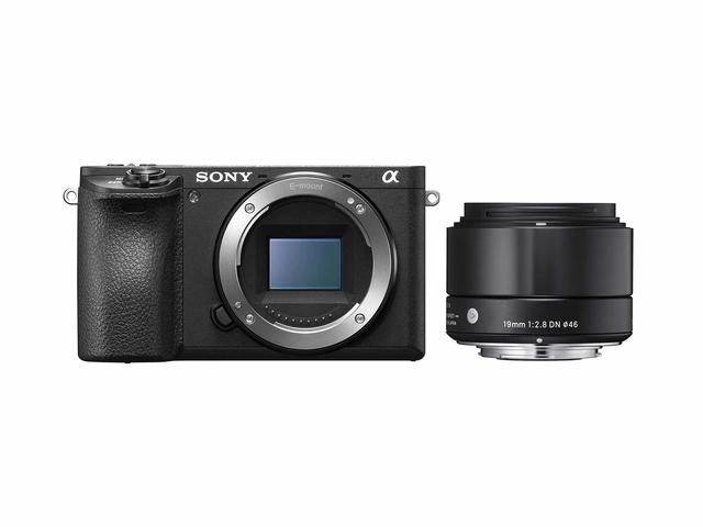 Mirrorless Sony Alpha 6500 със Sigma 19mm f/2.8 EX DN
