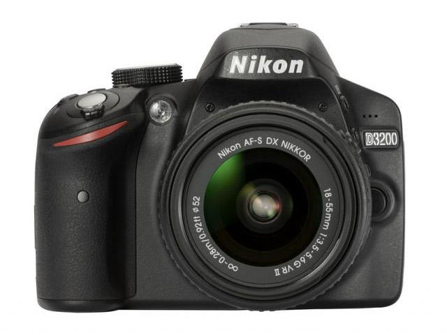 DSLR Nikon D3200 с 18-55mm VR II и 55-300mm VR