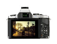 Mirrorless Olympus OM-D E-M5