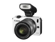 Mirrorless Canon EOS M с обектив 18-55mm и светкавица Speedlite 90EX