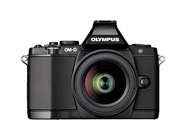 Mirrorless Olympus OM-D E-M5 с обектив ED 12‑50mm f/3.5‑6.3 EZ