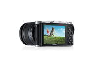Mirrorless Samsung NX300 с обектив 18-55mm f/3.5-5.6 ED OIS II