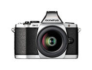 Mirrorless Olympus OM-D E-M5 Travel Kit