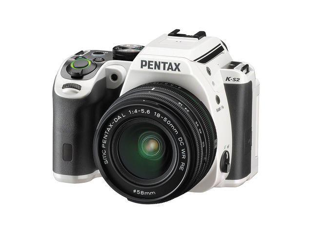 DSLR Pentax K-S2 с обектив DA L 18-50mm WR