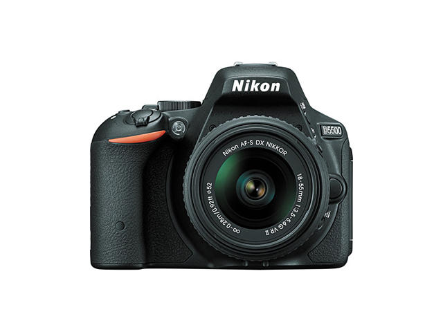 DSLR Nikon D5500 с обективи 18-55mm VR II и 55-300mm ED VR