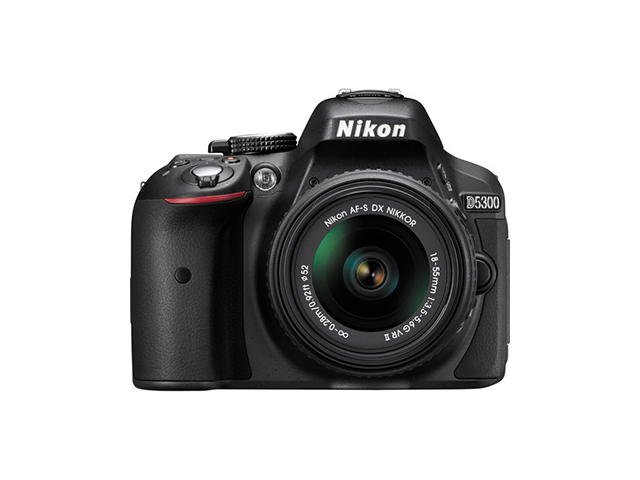 DSLR Nikon D5300 с 18-55mm VR II, 55-300mm ED VR и 16-35mm f/4G ED VR