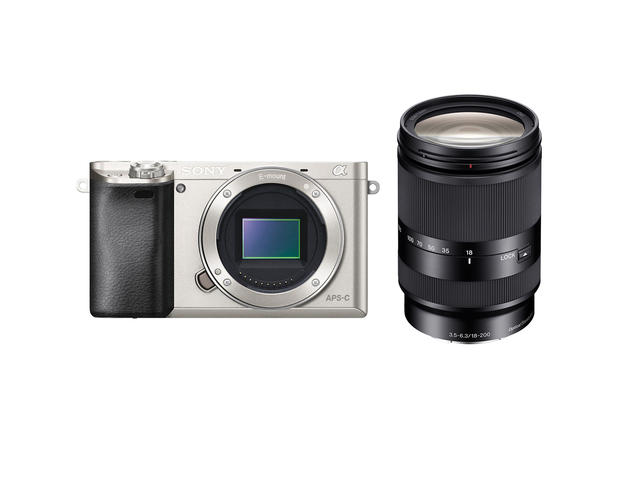 Mirrorless Sony Alpha 6000 с обектив 18-200mm f/3.5-6.3 OSS LE