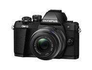 Mirrorless Olympus OM-D E-M10 Mark II с 14‑42mm II R и 40-150mm R